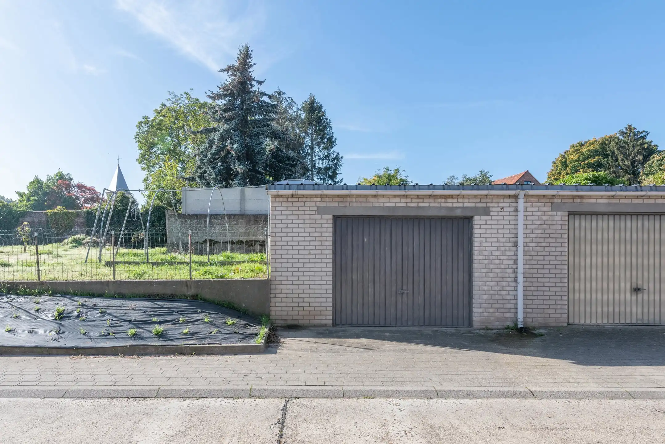 Instapklare woning met garage te Zichen.  foto 21