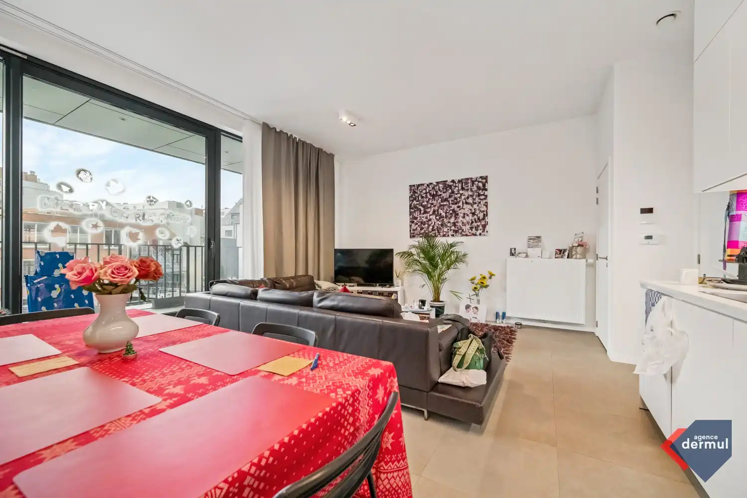 RESIDENTIE IMPERIAL foto {{pictureIndex}}