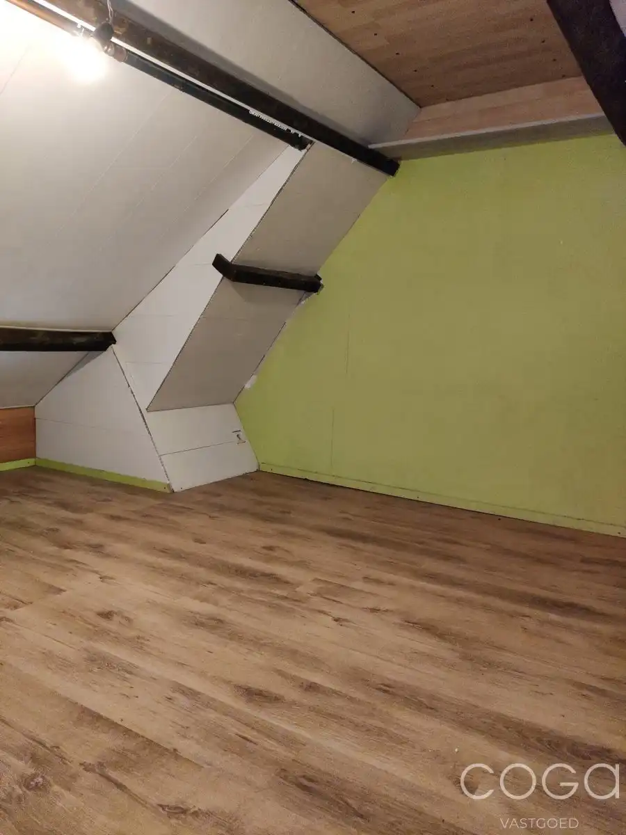 Charmante woning met magazijn  foto 14