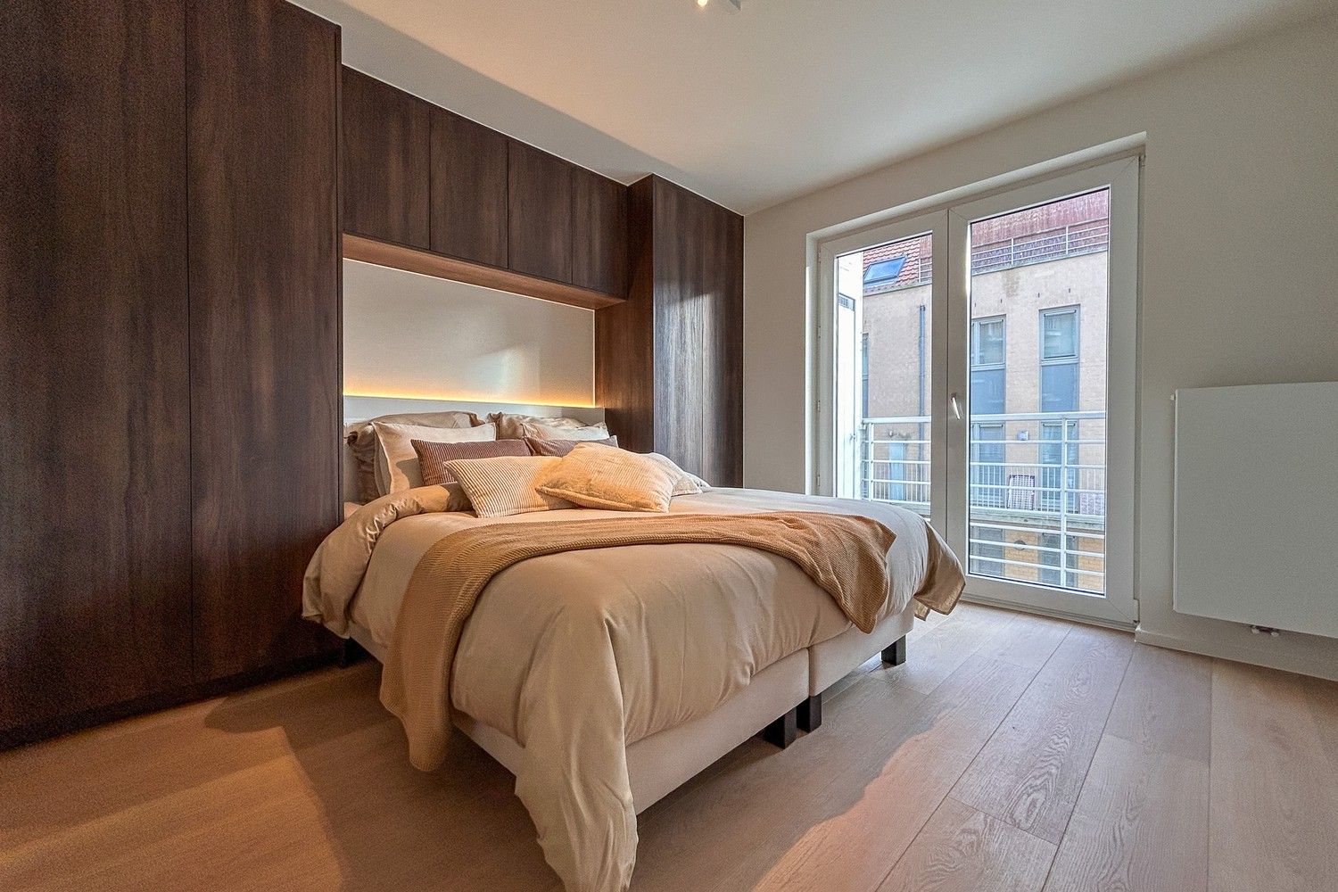 Prachtig gerenoveerd 2- slaapkamer appartement met frontaal zeezicht. foto 6