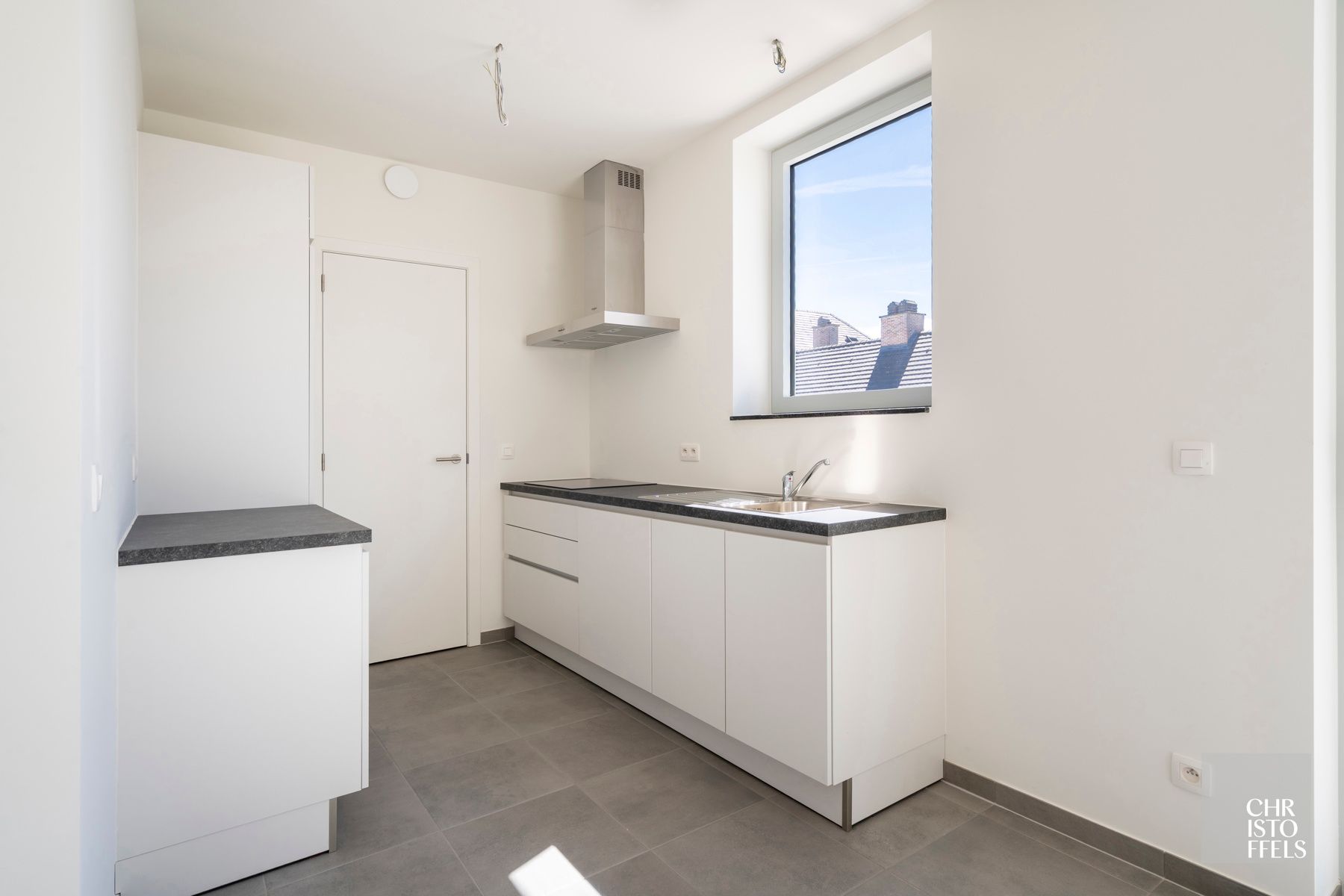 TE HUUR - Nieuwbouw 2-slaapkamerappartement in hartje Lanaken! foto 6