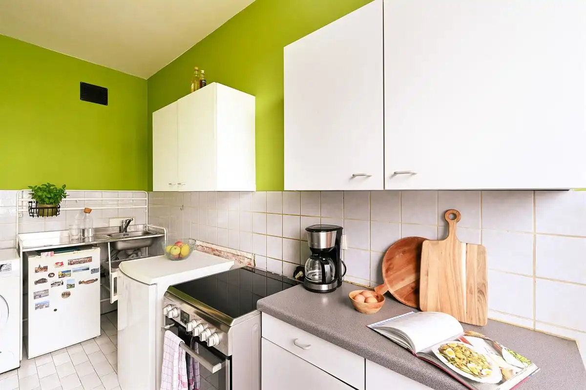 Te renoveren 2-slaapkamerappartement vlak bij Zurenborg foto 7