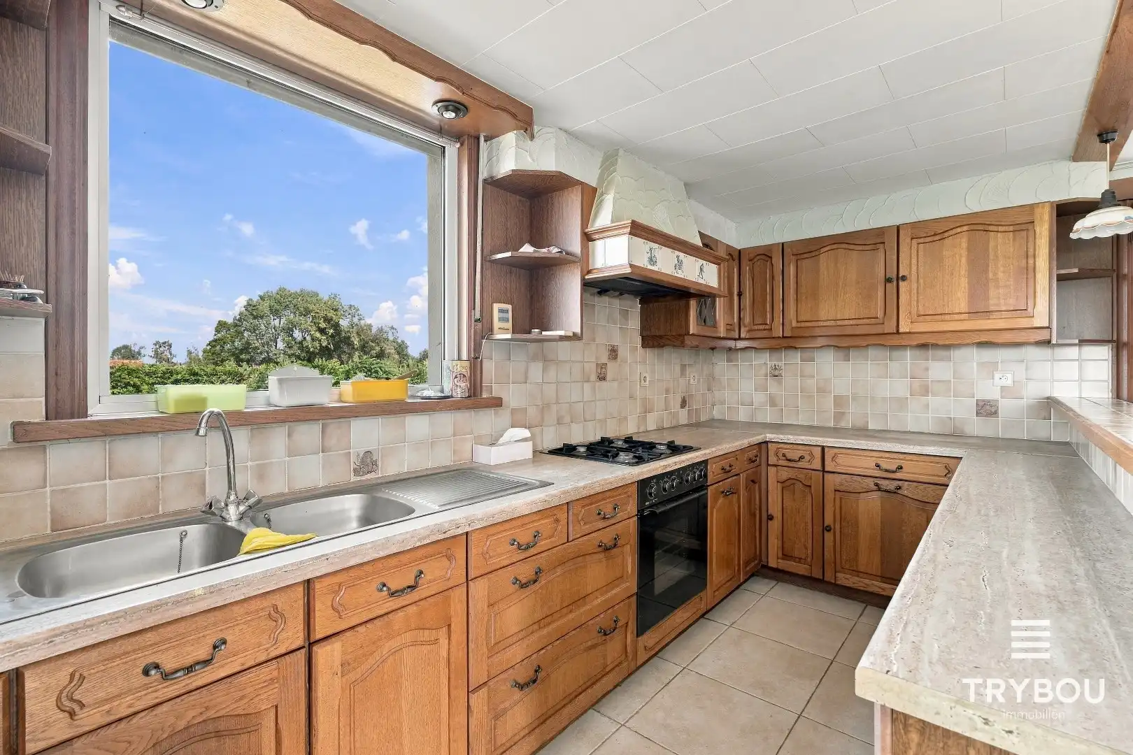 Landelijk gelegen woning met opslagplaats op 3687m² in Merkem! foto 10