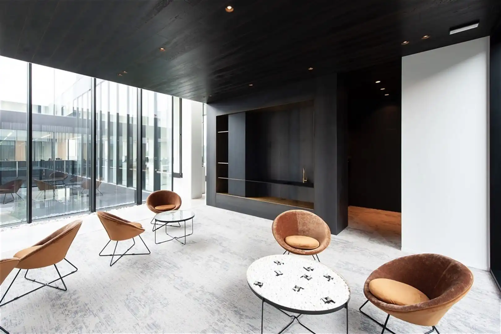 Modern bedrijfspand met kantoren te Harelbeke foto 28