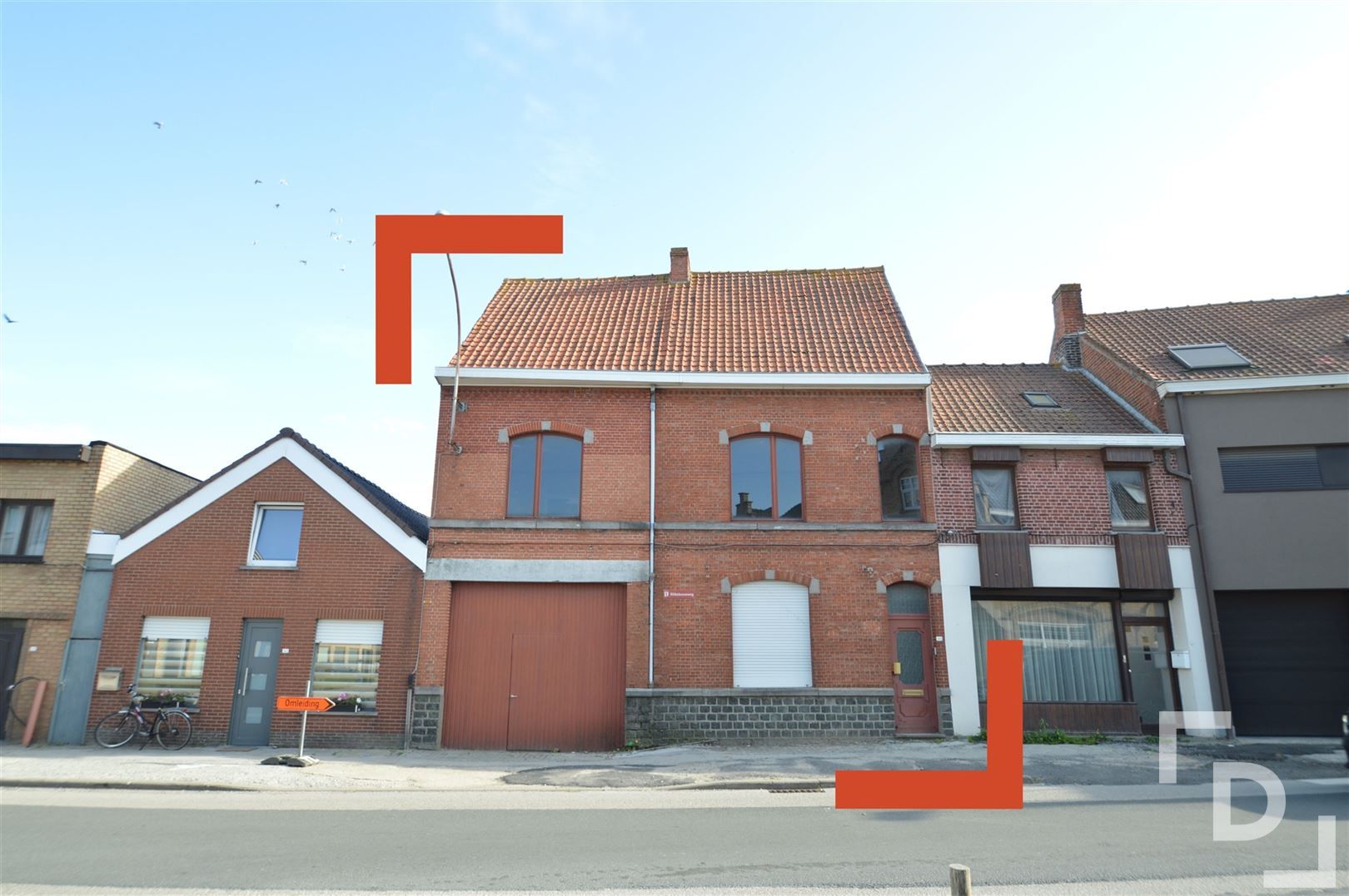 Te renoveren woning met loods foto 1