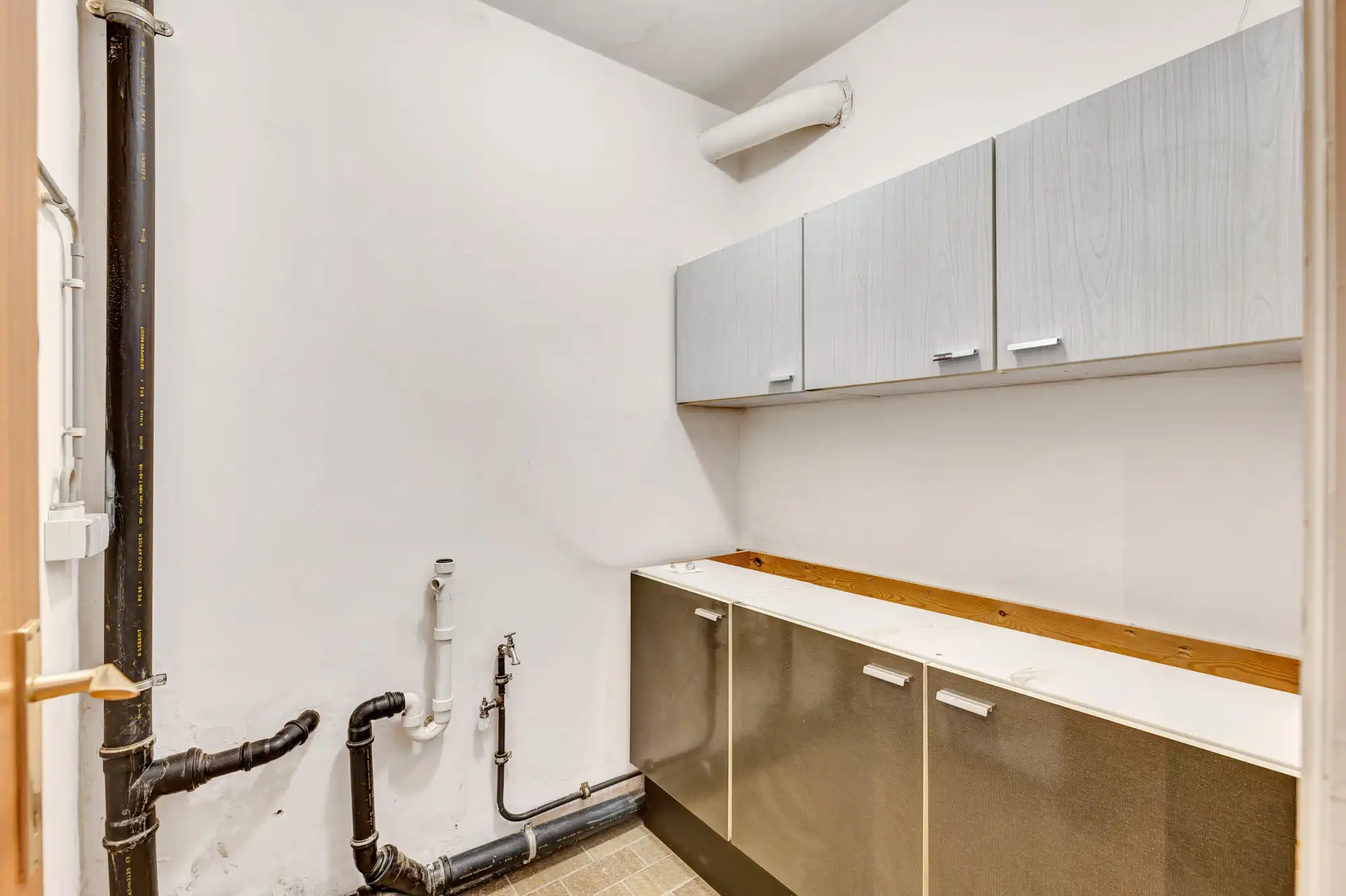 Ruim appartement aan het treinstation te Denderleeuw foto 17