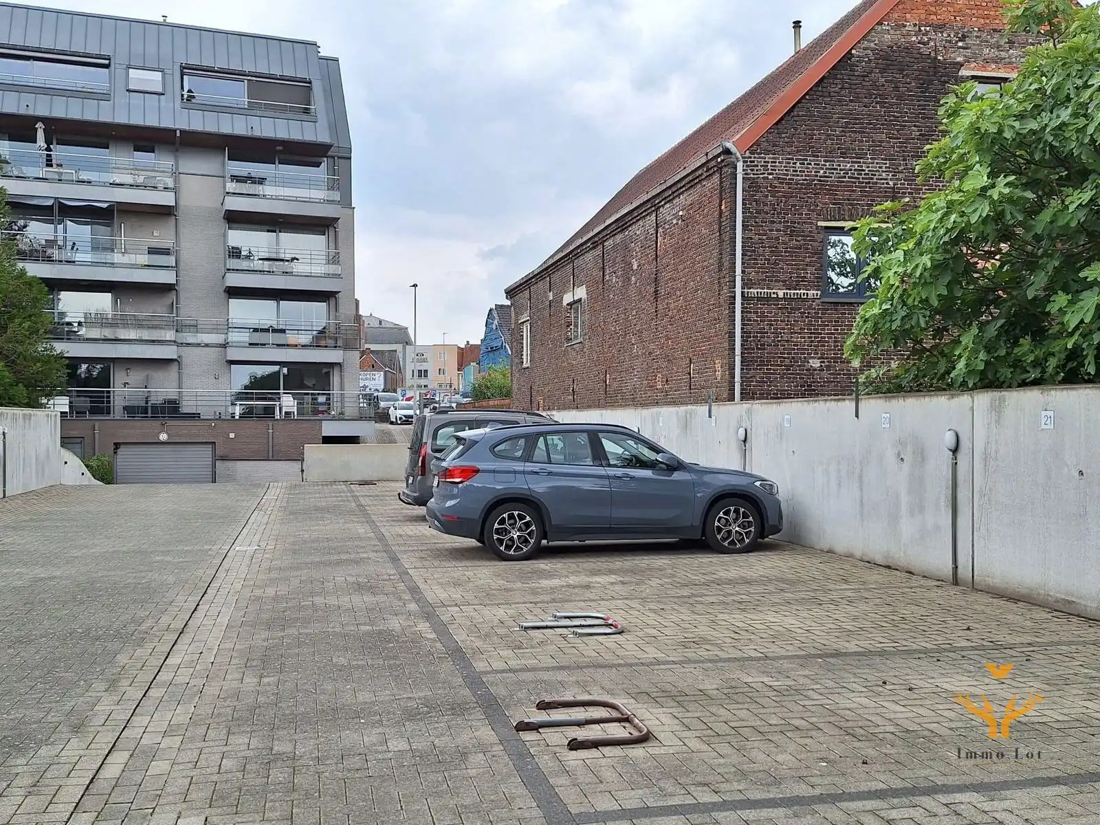 Te koop: 2 autostaanplaatsen in het centrum van Wetteren foto 2