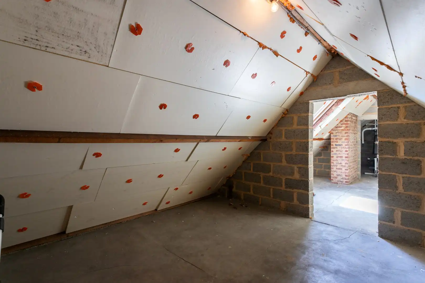 Ruime 4-gevelwoning met 4 slaapkamers, bureau, garage en tuin op 626 m² met bouwpotentieel in Halle foto 25