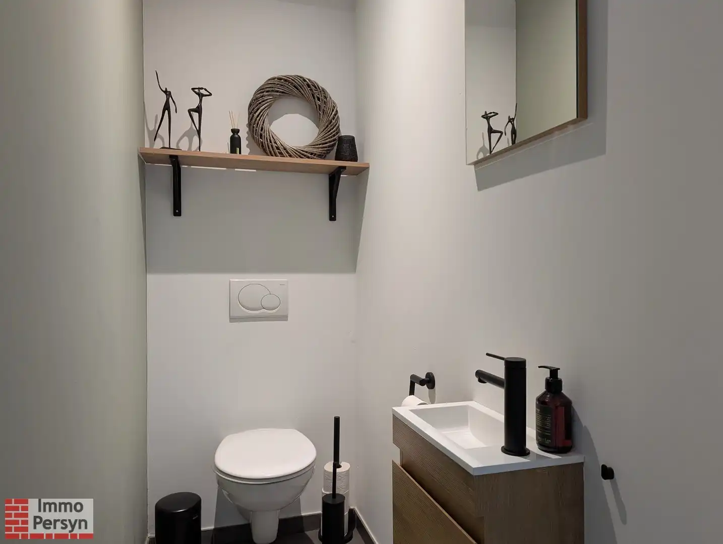 Gelijksvloer appartement met tuintje foto 14