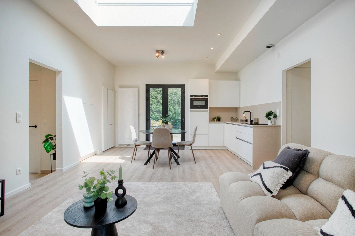 Prachtig gerenoveerde interbellum BEN-woning met diepe, zonnige tuin te Afsnee foto 4