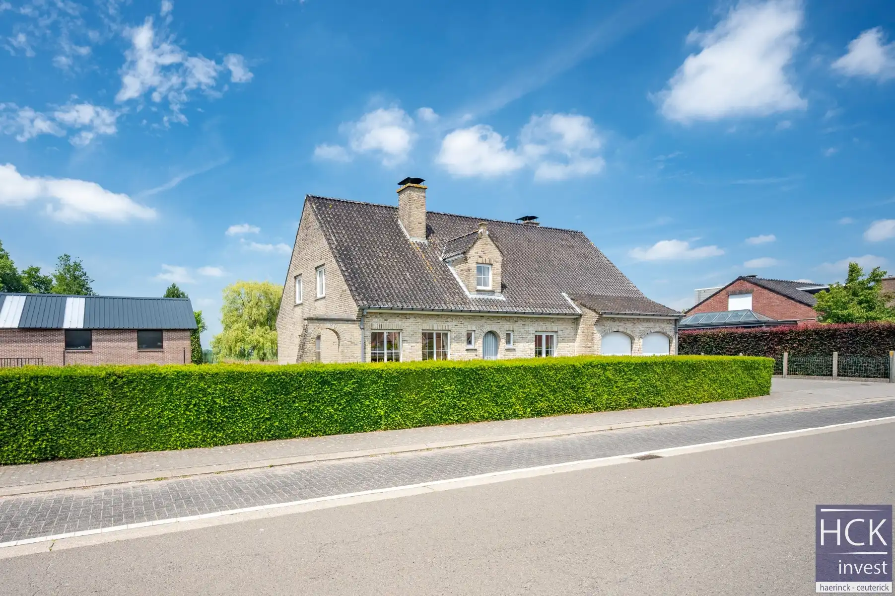 KRUISHOUTEM - Tijdloze & zeer ruime villa op prachtig perceel van 3.550 m² foto 2