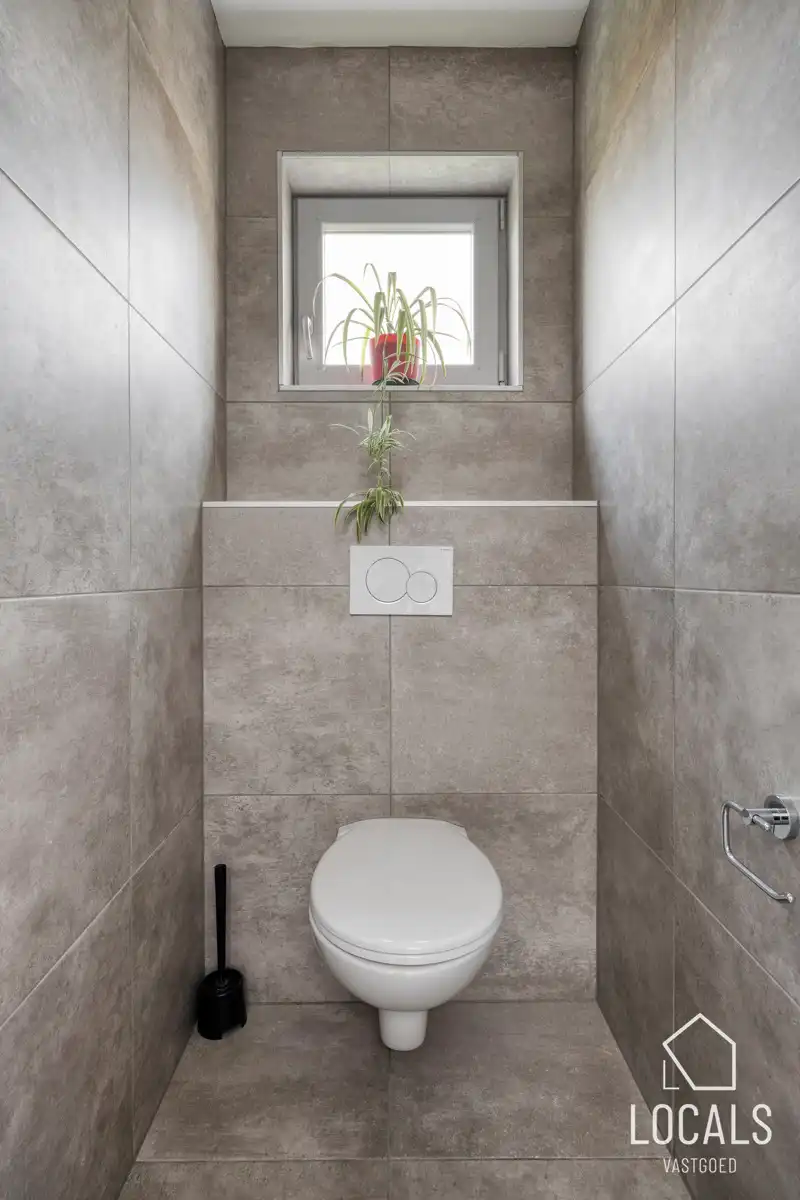 Recente instapklare HOB met garage, tuin en 3 slaapkamers foto 18