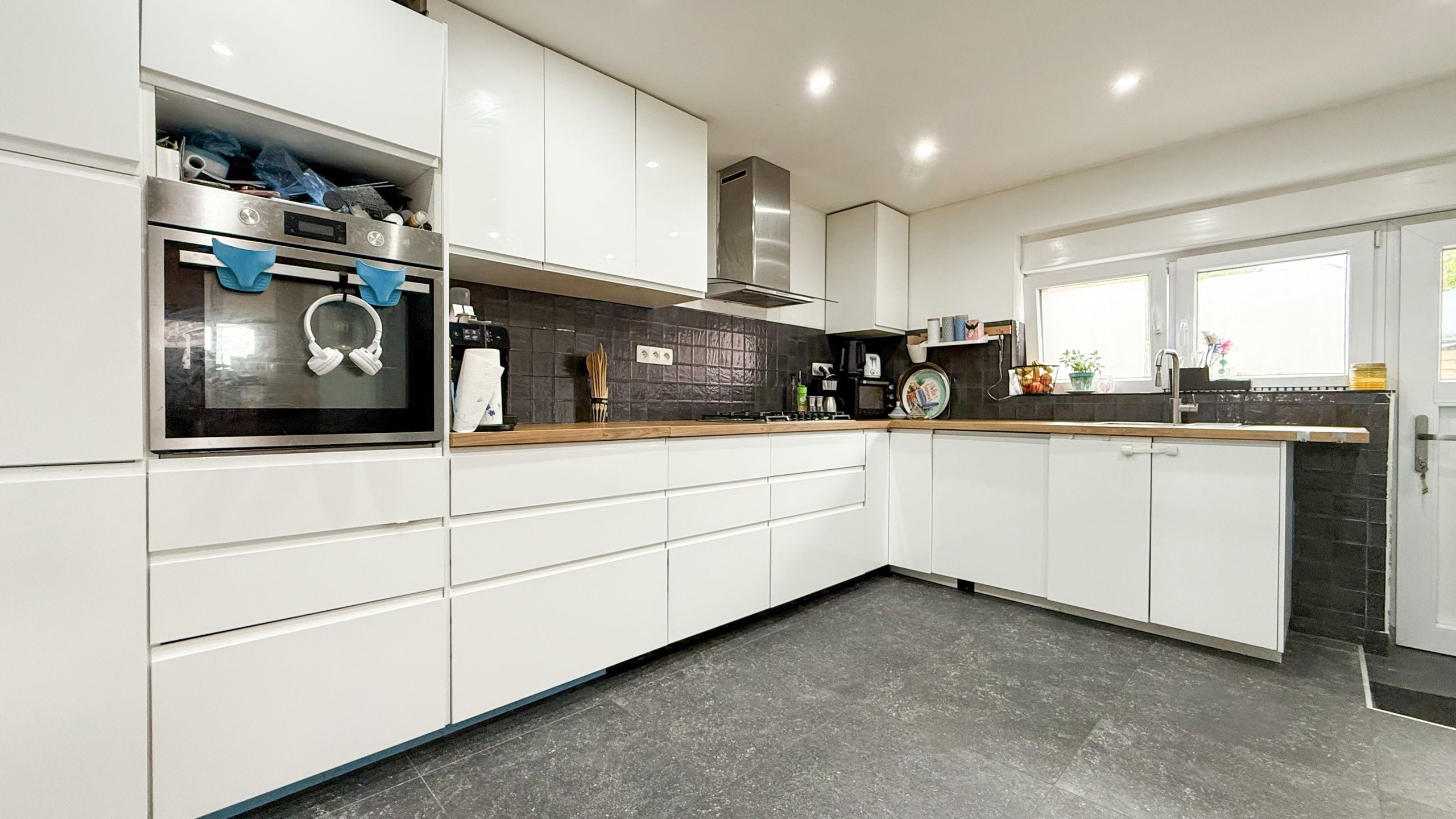 Woning met handelsruimte en 203 m² woonopp. te Houthalen! foto 11