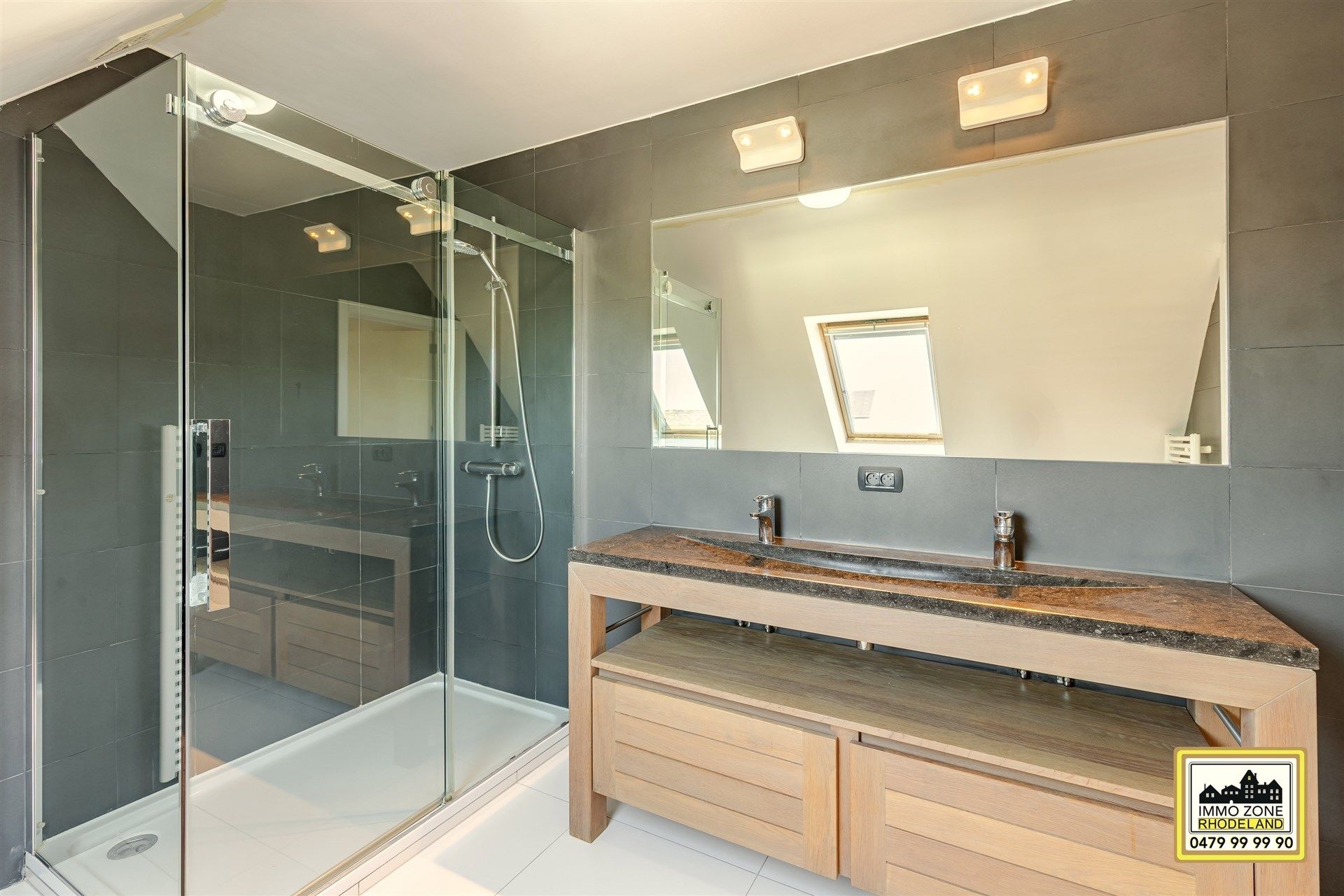 Ruime duplex met 3 slaapkamers met terras.  foto 11
