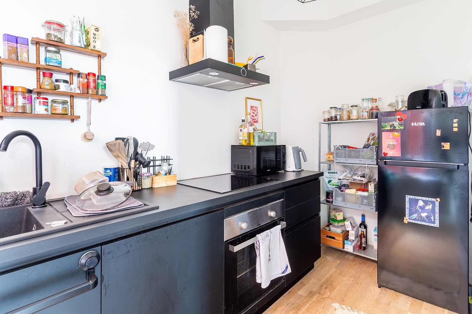 Lichtrijk hoek appartement met karakter!  foto 16