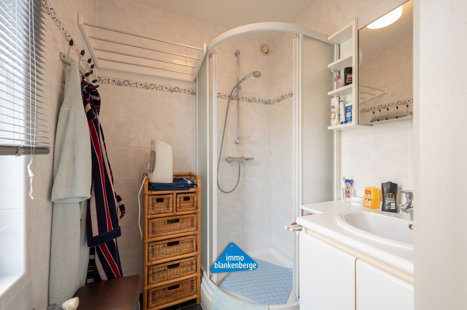 Instapklaar 1-slaapkamerappartement op topligging vlak bij de zeedijk foto 13