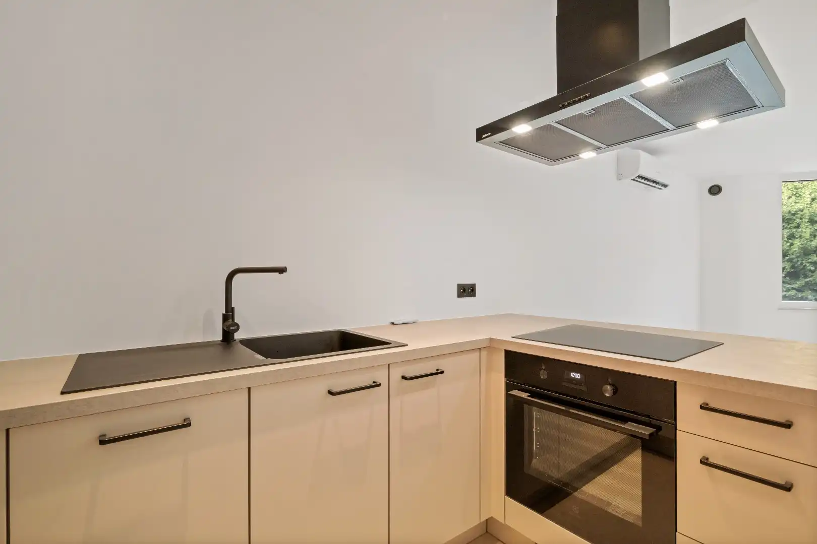 Opbrengsteigendom met 3 erkende appartementen foto 7