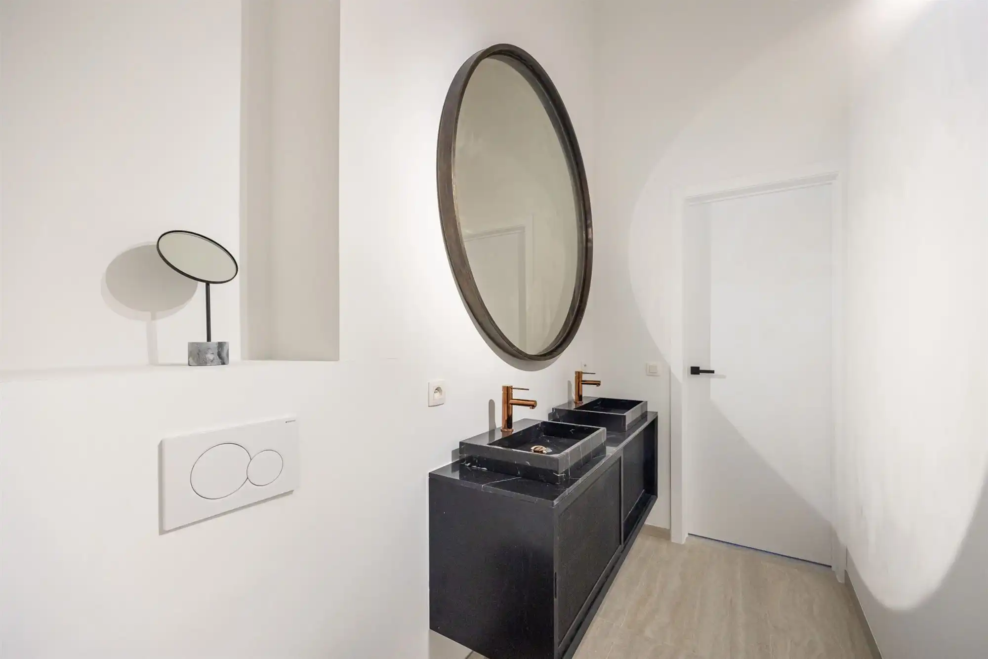 Nieuwbouwwoning met vier slaapkamers en tuin foto 23