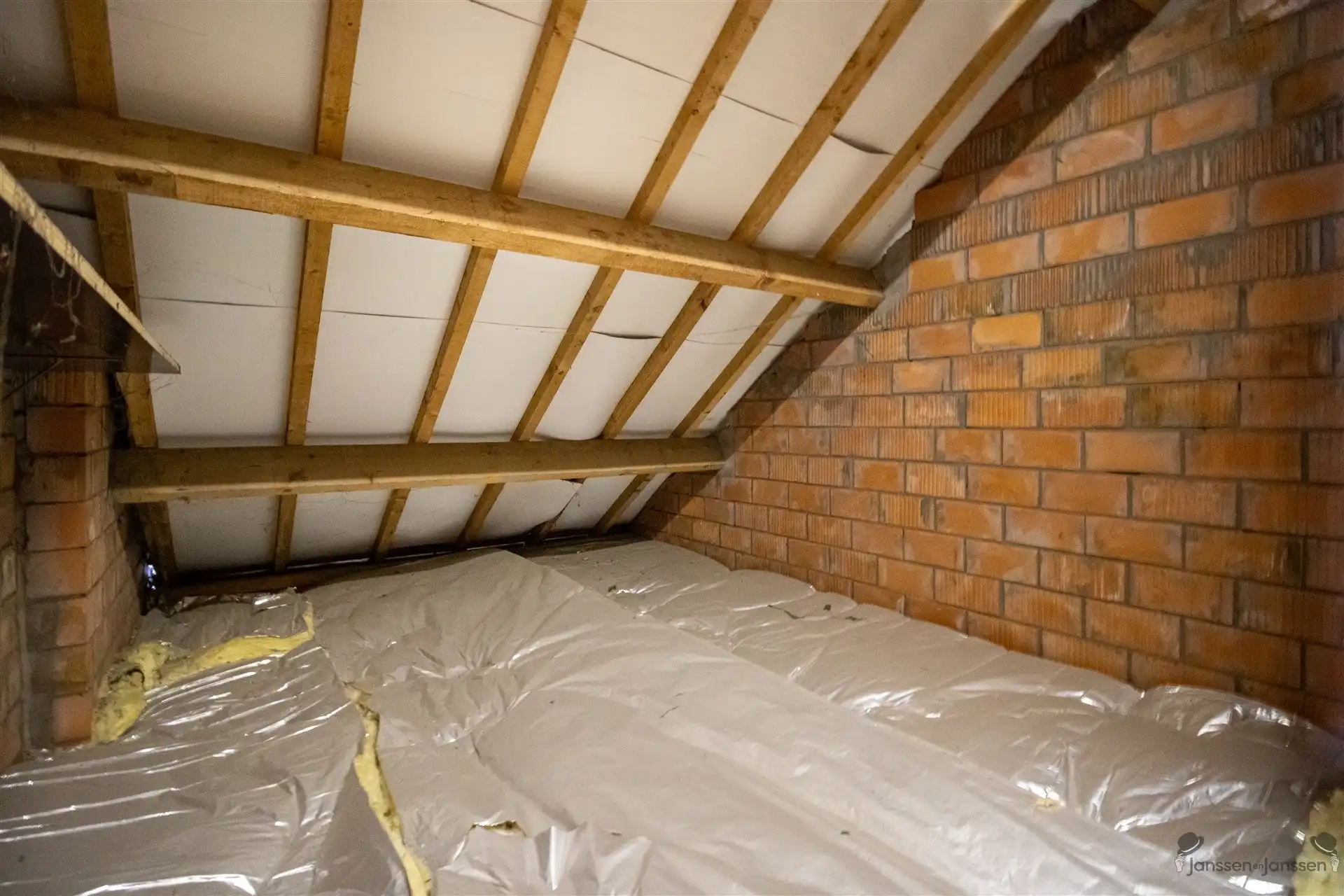 Gelijkvloerse woning met 2 slaapkamers op 867 m² foto 17