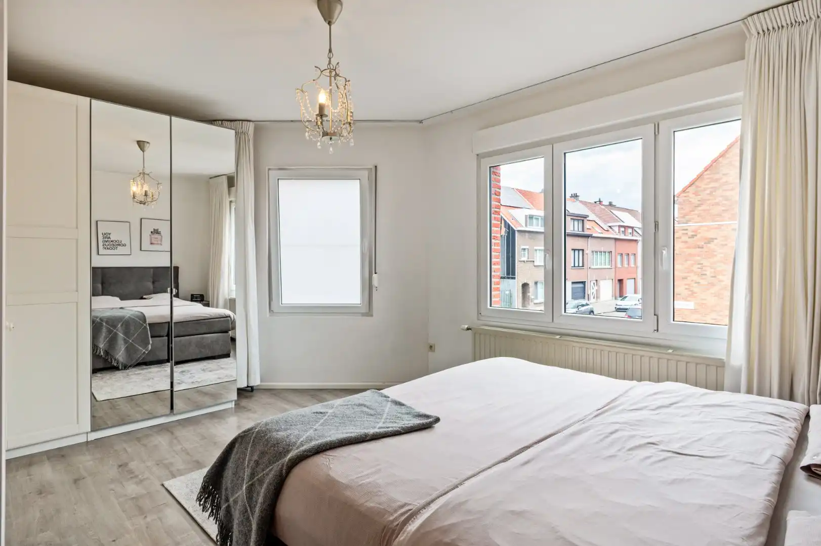 Instapklare woning met 5 slaapkamers en ruime garage op centrale ligging foto 13