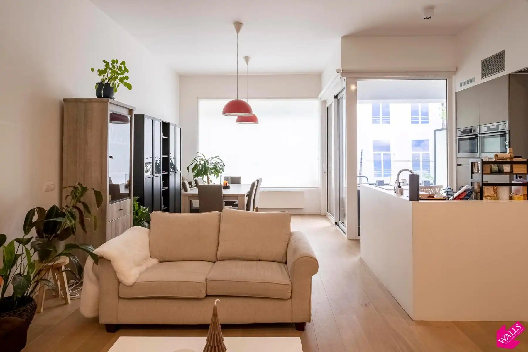 Gemeubeld appartement op het bruisende Zuid ! foto 2