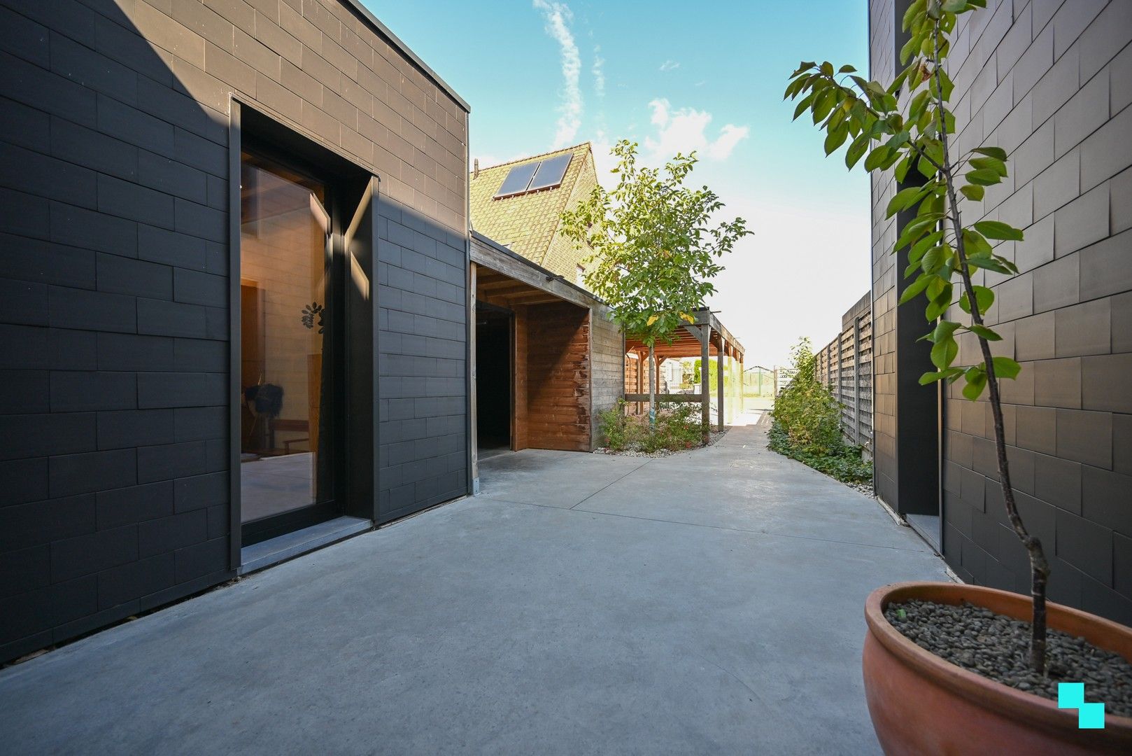 Energiezuinige woning met fantastische tuin op grens Izegem / Rumbeke foto 4