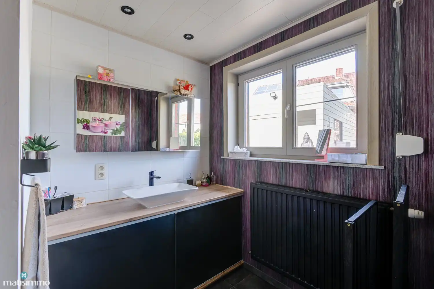 GERENOVEERDE, INSTAPKLARE VRIJSTAANDE WONING MET 3 SLAAPKAMERS IN NEEROETEREN (MAASEIK) foto 13