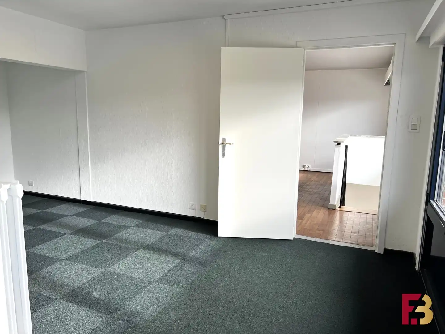 Kantoorruimte met woongedeelte nabij E40/E17/R4 foto 5