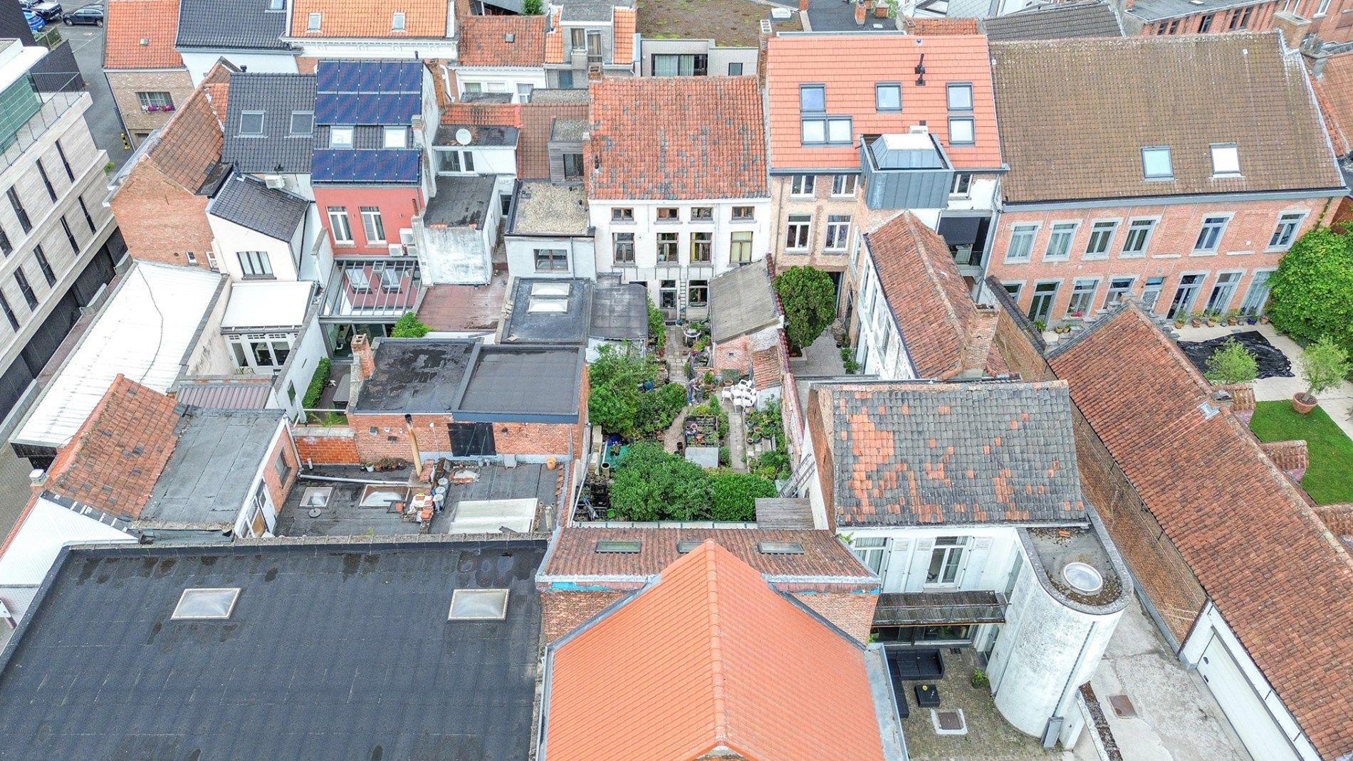 Karaktervol Herenhuis met Artstudio en Stadstuin – Unieke Kans in Hartje Stad Sint-Niklaas foto 4