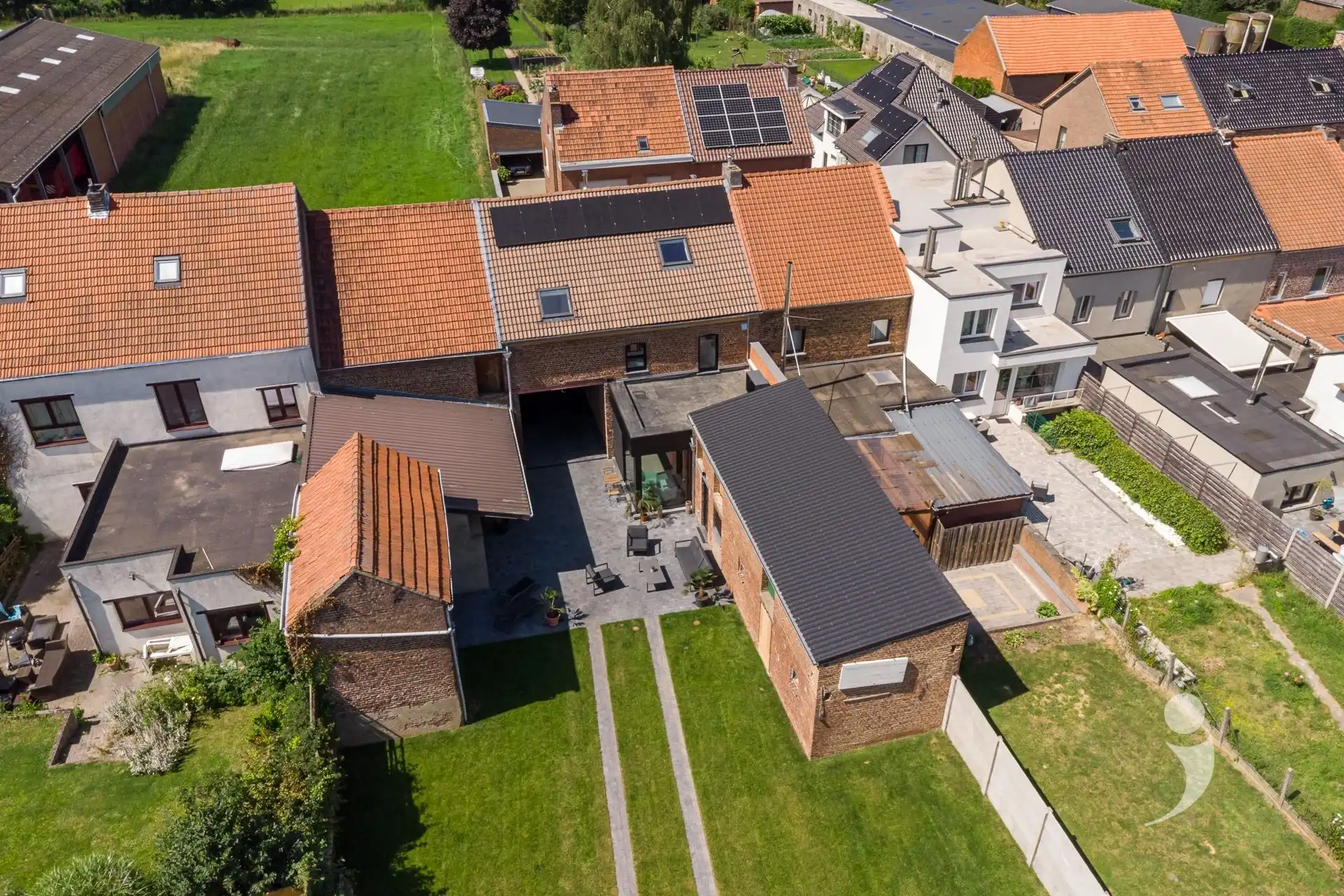 Volledig gerenoveerde hoeve met loods én verkavelingsmogelijkheid foto 34