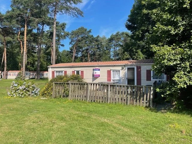 Stacaravan te Zilverstrand voor 8 personen met tuinhuis en terras. foto 1