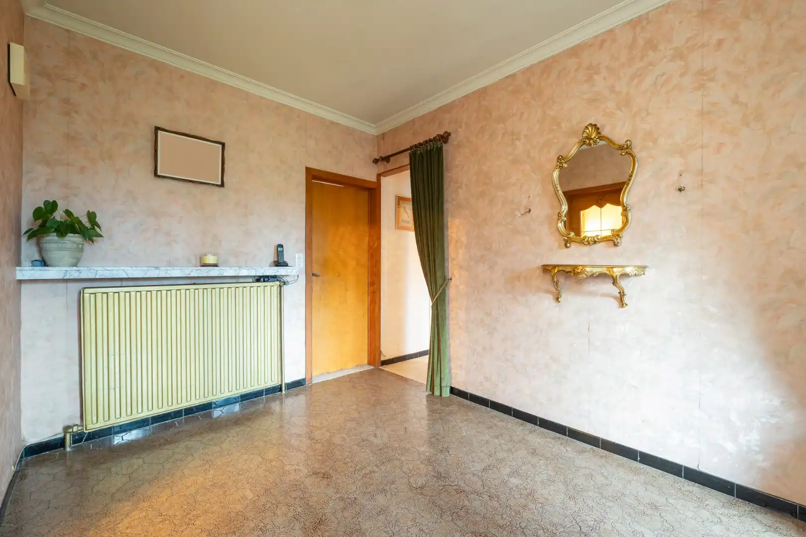 Unieke eigendom op 13.183 m² met te renoveren woning en vergunde stallingen foto 5