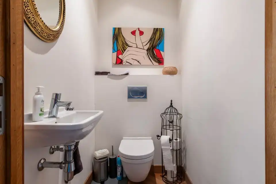 ICONISCH HANDELSPAND MET LUXUEUZE WOONST OP DE GROTE MARKT VAN SINT-TRUIDEN foto 60