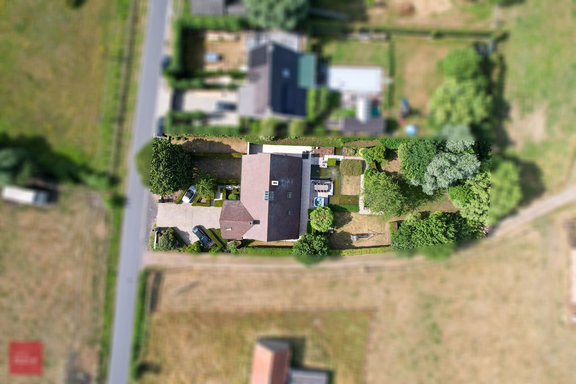 Landelijk gelegen ruime villa op 1.680m² foto 5