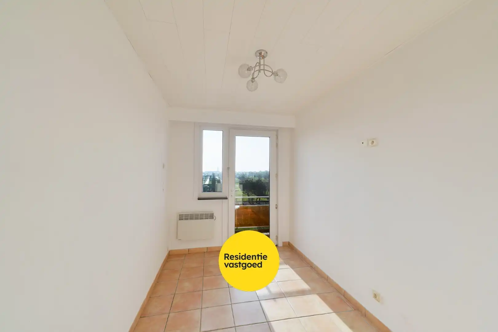 Instapklaar appartement met 2 slaapkamers– op wandelafstand van zee en winkels foto 10