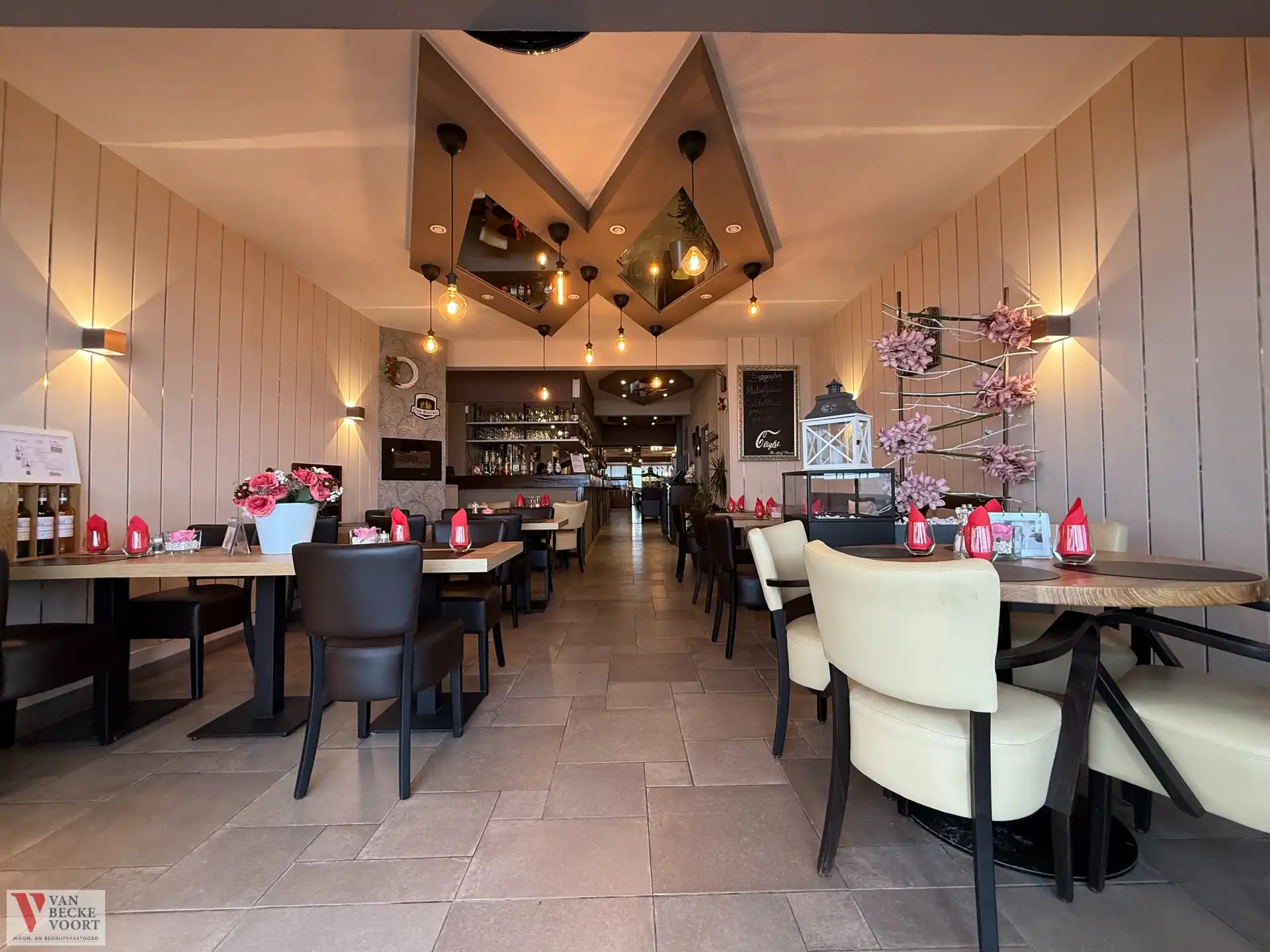 Handelsgelijkvloers 197m² + kelder foto 4