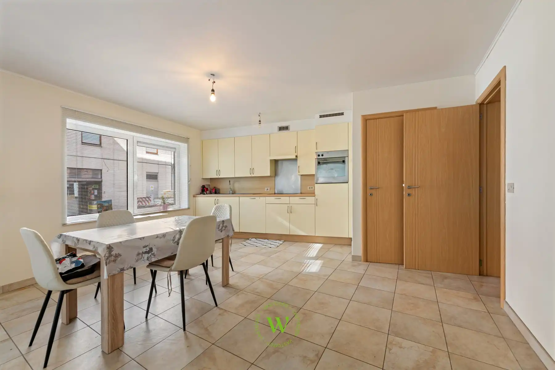 Lichtrijk 2-slaapkamerappartement met zicht op de vesten. foto 3