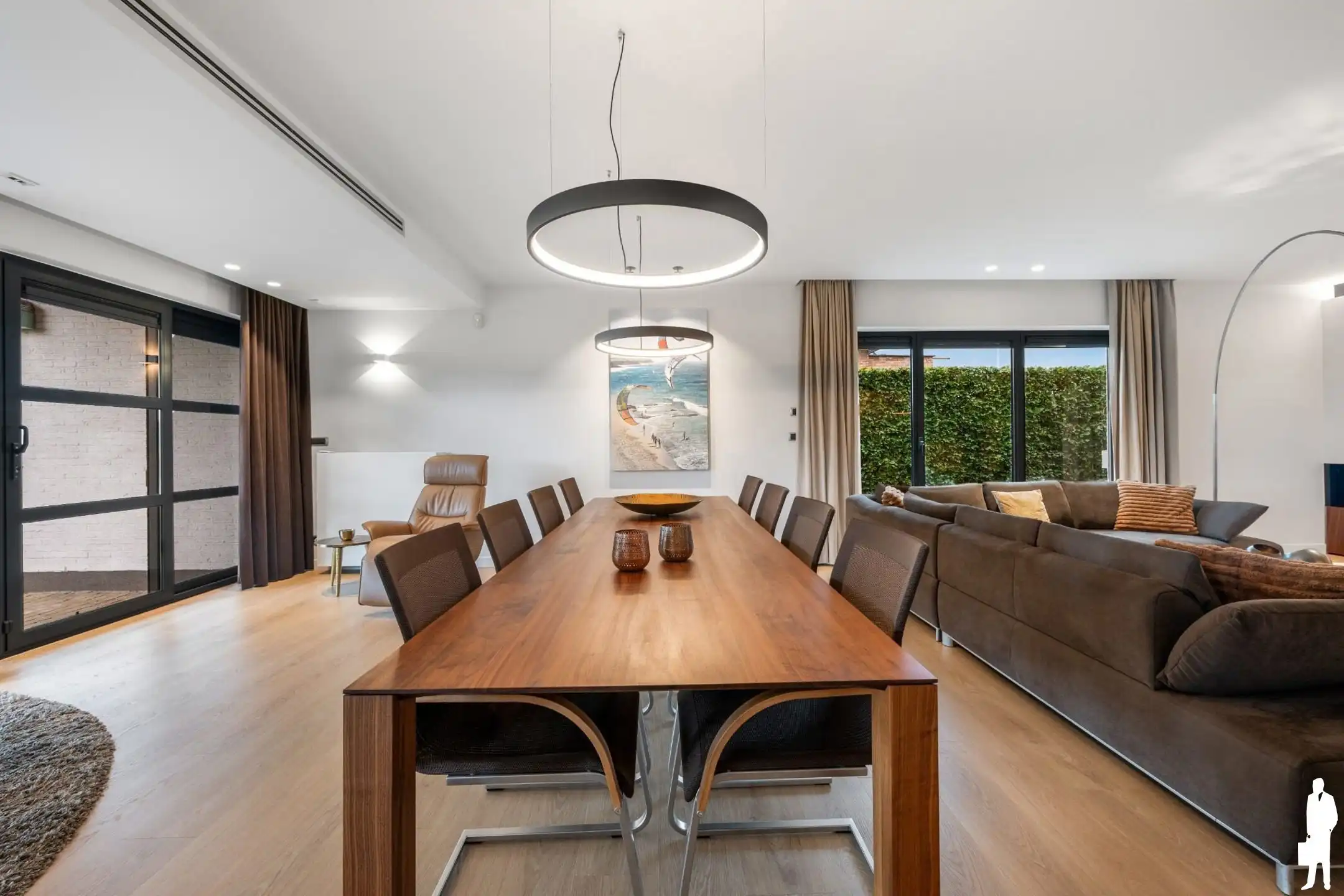 Prachtige woning met 5 slaapkamers, 2 badkamers en bijgebouw foto 6