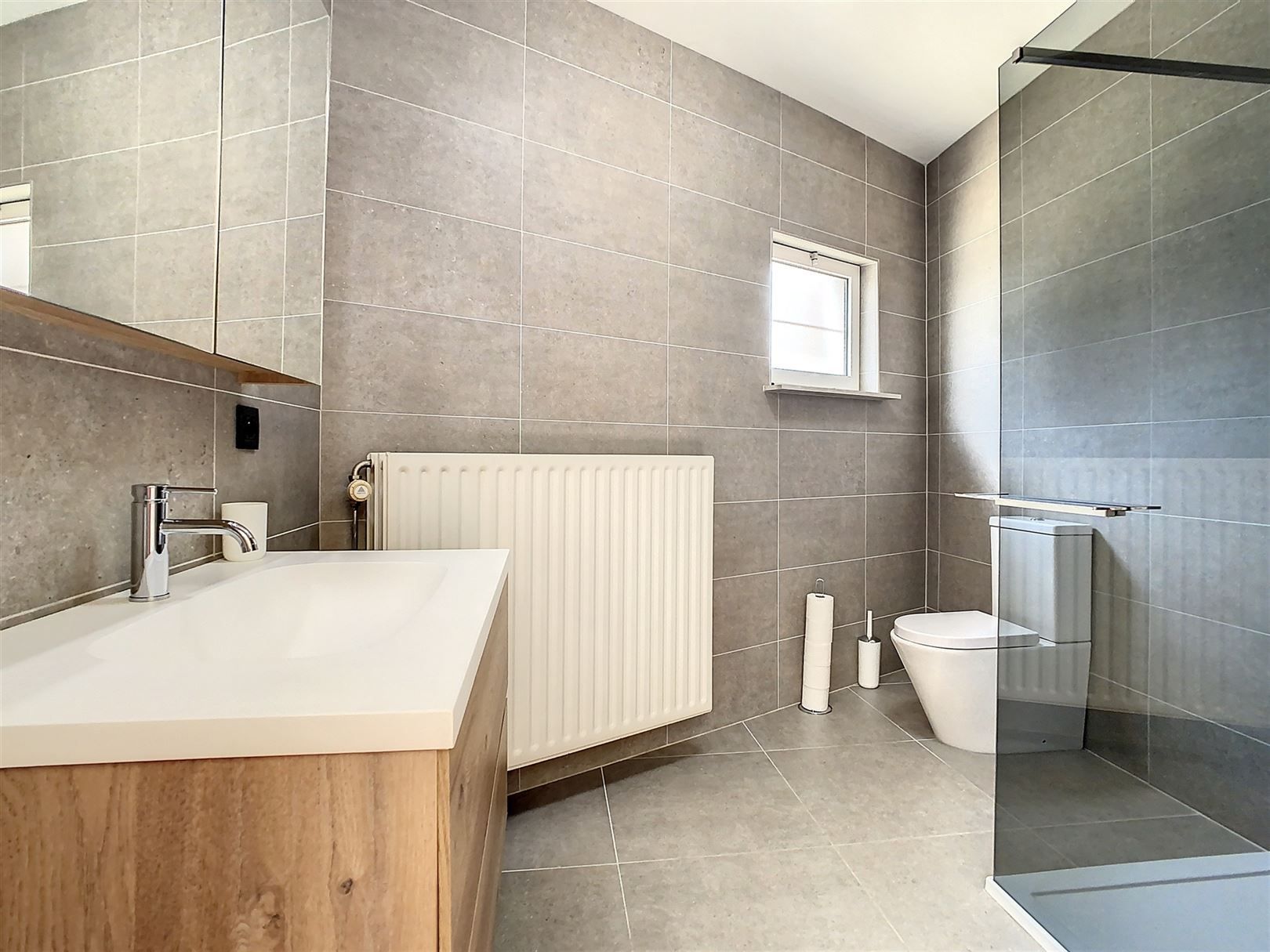 Instapklare woning, 2 slpks, tuin en garage foto 15