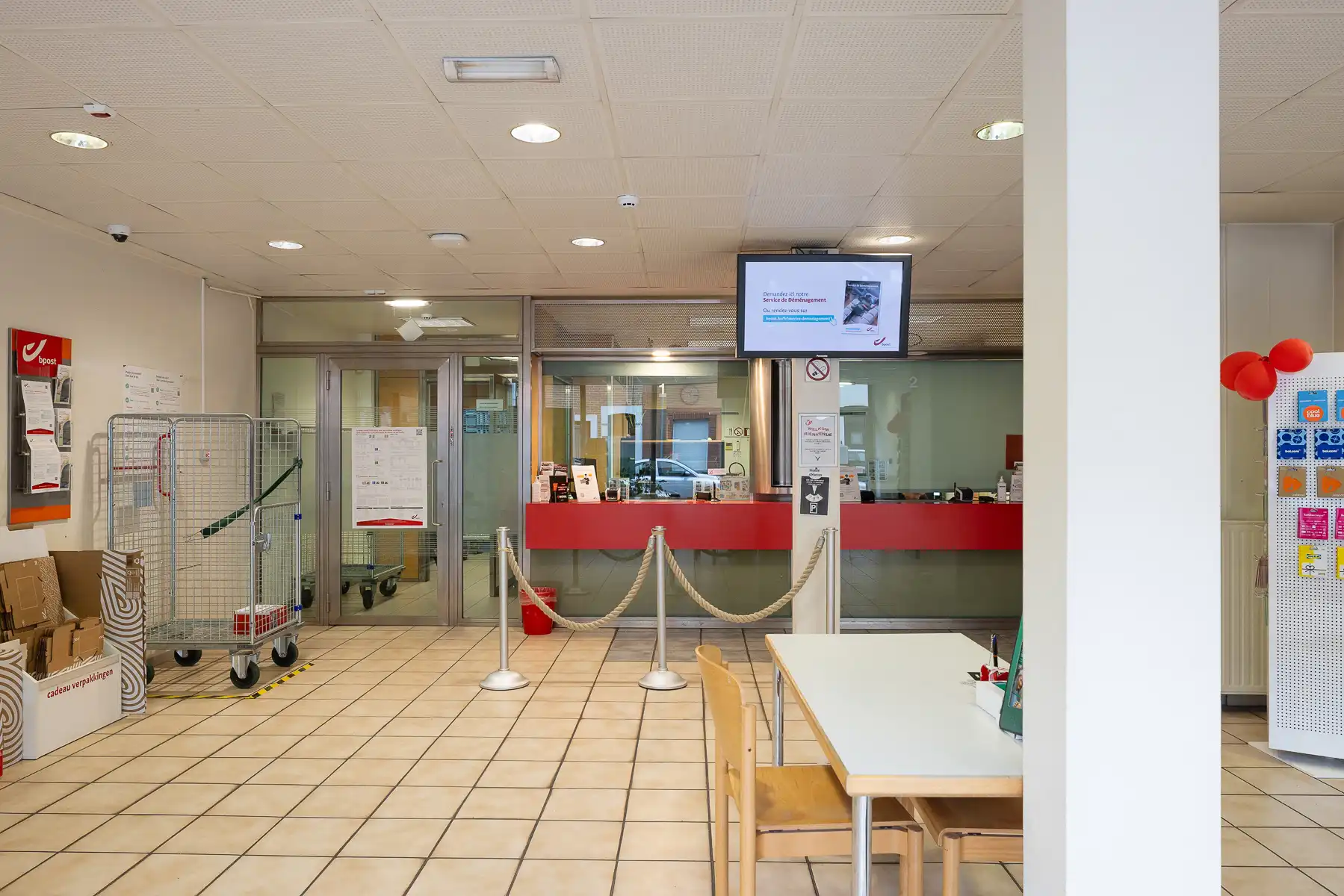 Commercieel gelijkvloers van 150 m² in Drogenbos foto 5