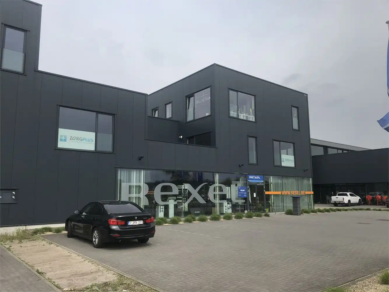 Instapklaar kantoor foto {{pictureIndex}}