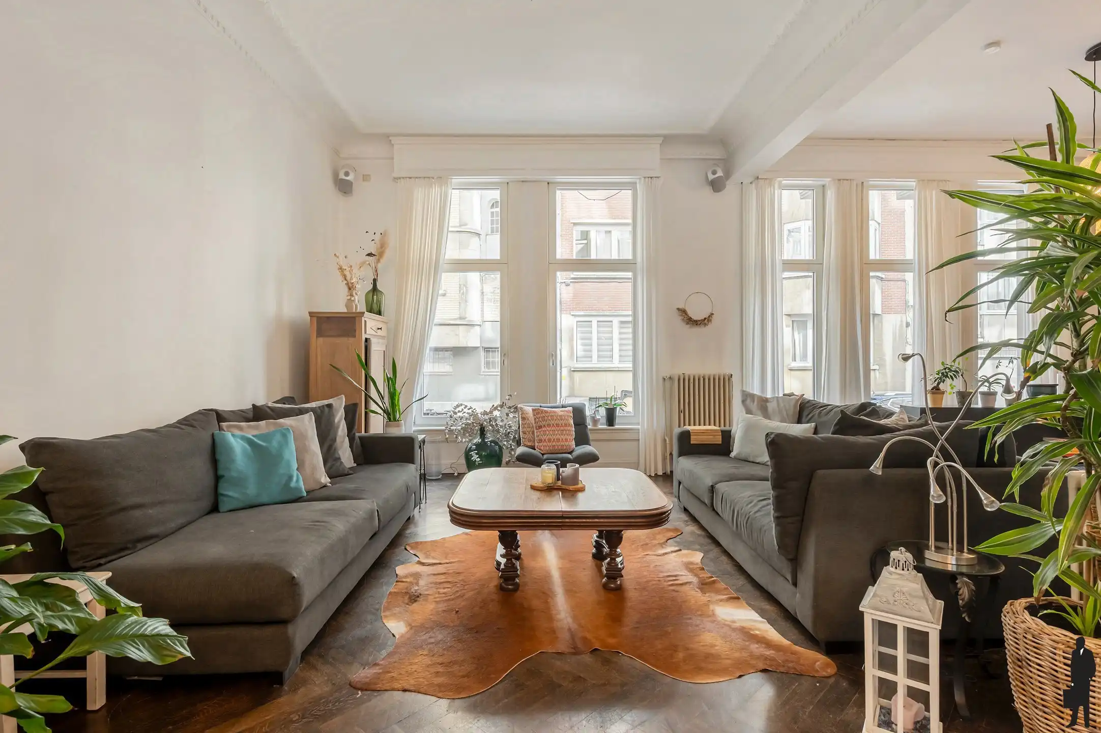 Authentiek appartement met hoge plafonds en terras foto 5