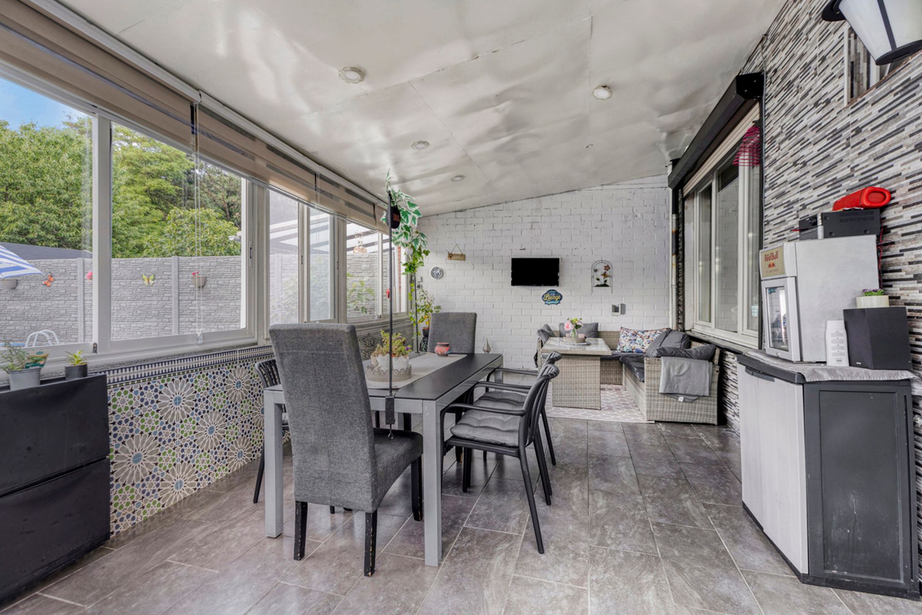 Gerenoveerde woning met 4 slaapkamers, veranda en zwembad. foto 26