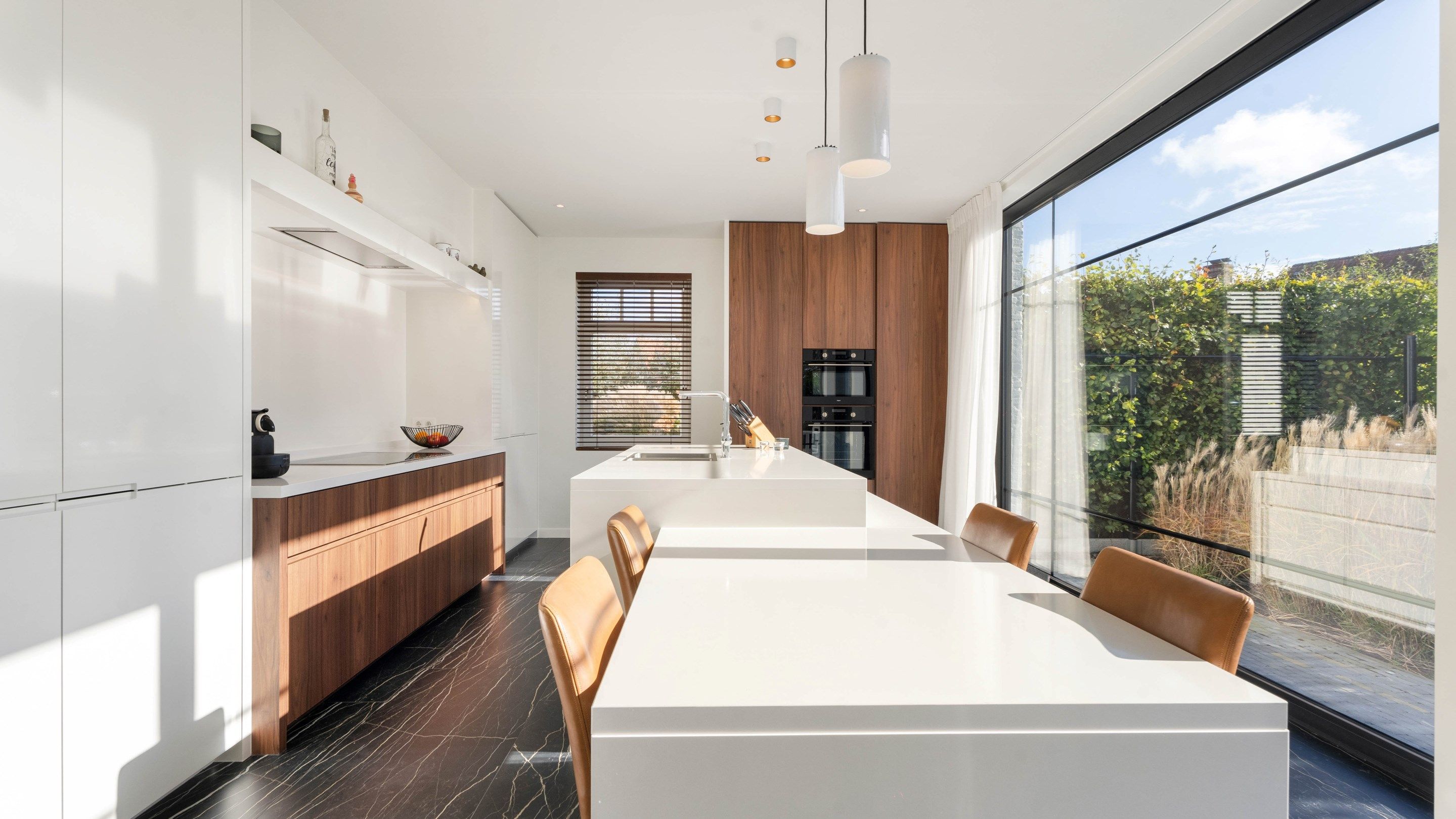 Exclusieve villa gelegen in een rustige, residentiële wijk . foto 6