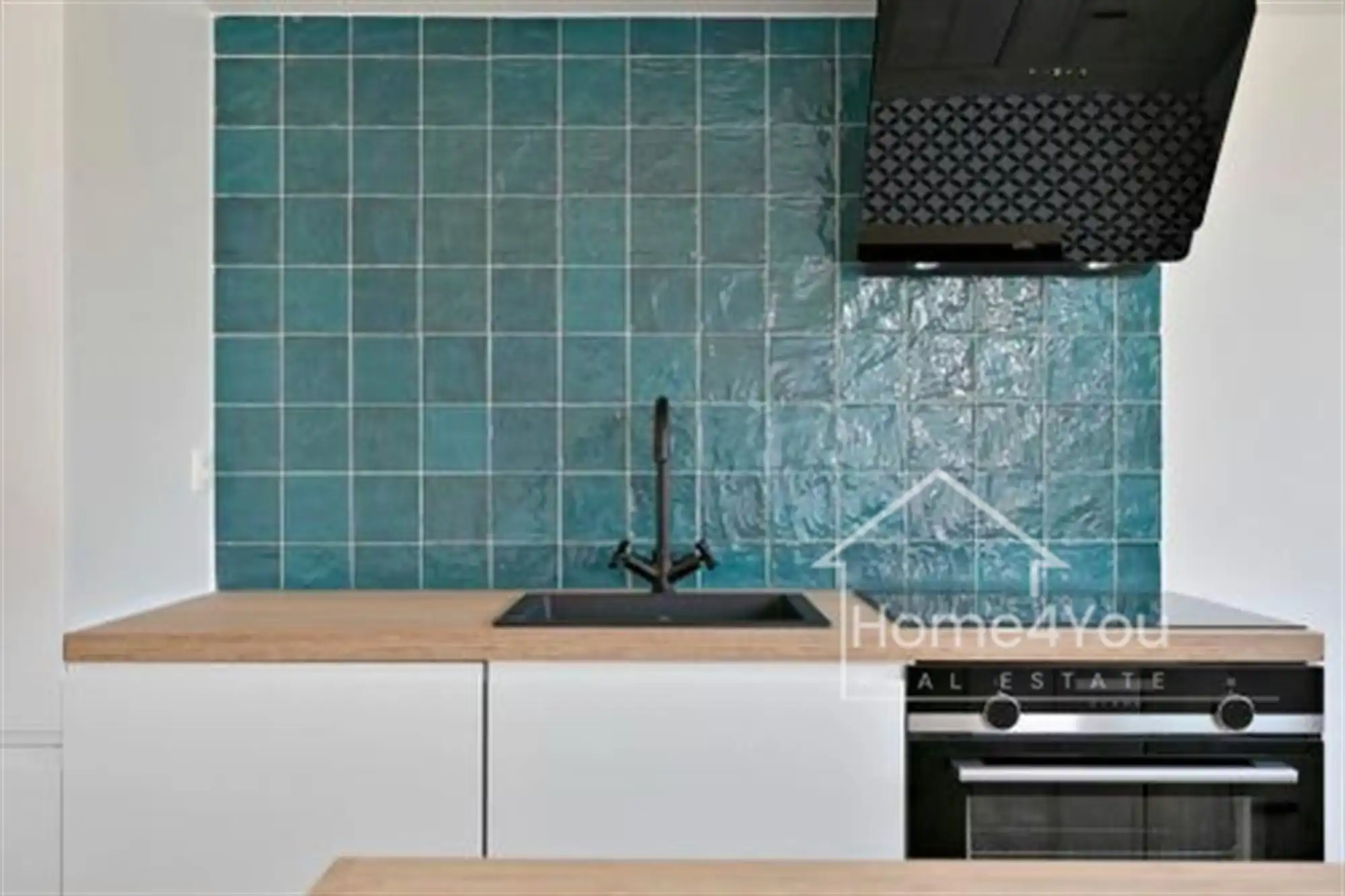 Gerenoveerd 2-slaapkamer appartement in Edegem te koop! foto {{pictureIndex}}