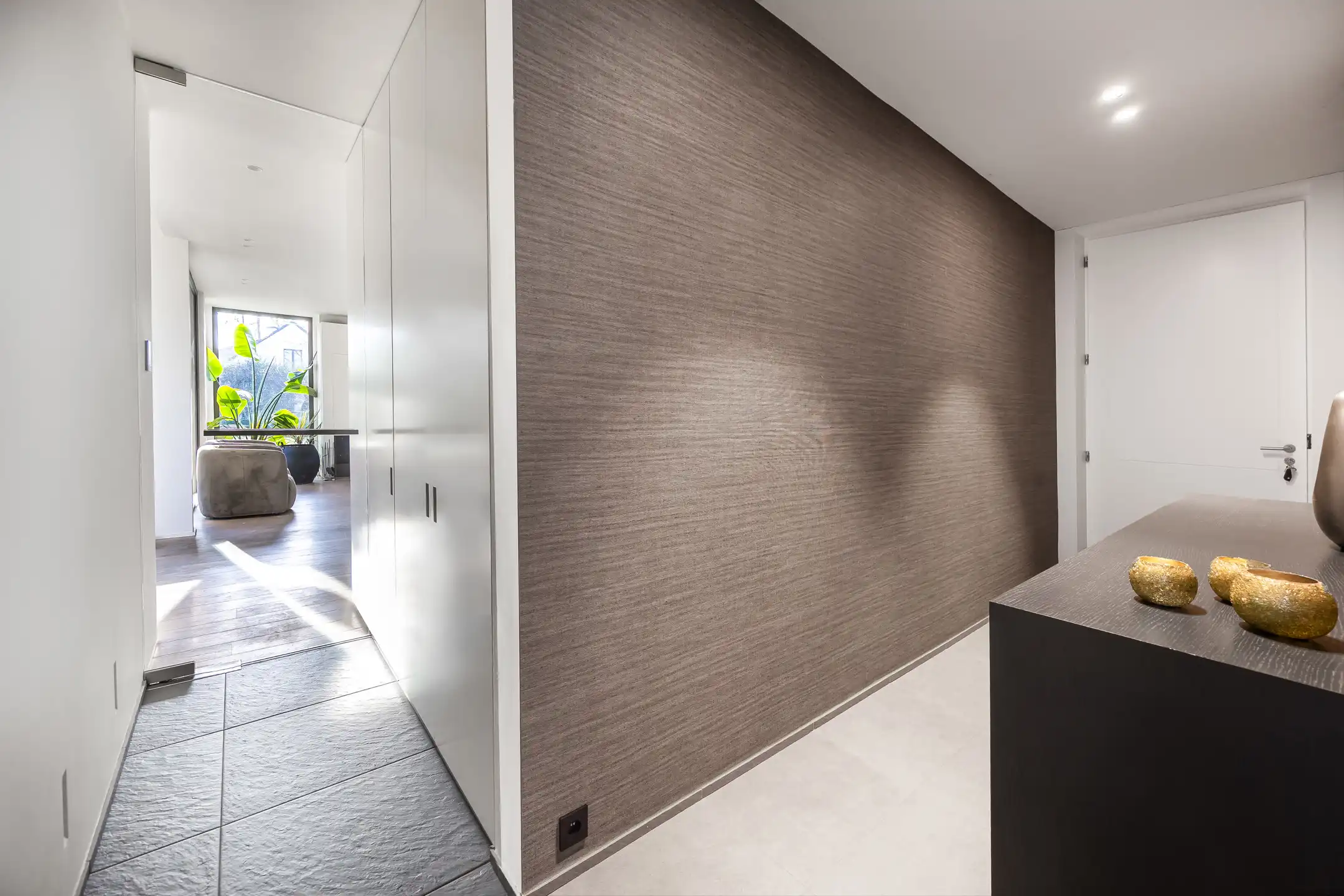 Luxueuze moderne villa met zwemvijver en prachtig poolhouse foto 9