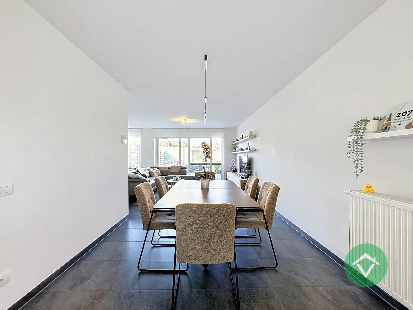 Recente gezinswoning (2019) met zonnige tuin en uitweg achteraan - instapklare topper. foto 9