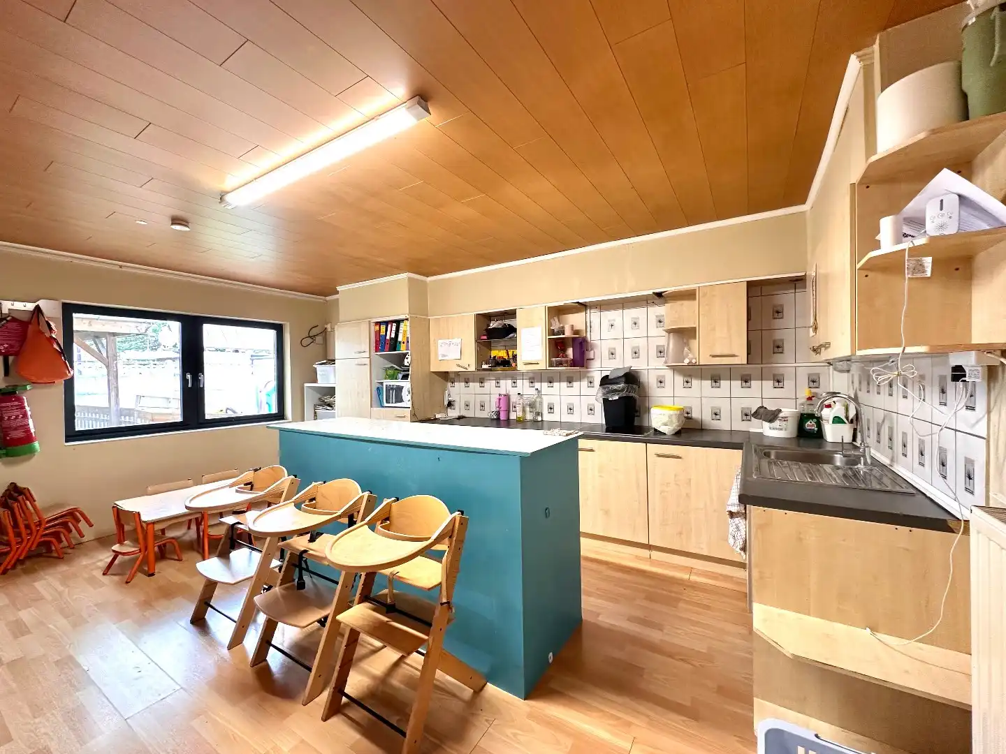 Veelzijdig handelshuis met ruime tuin – momenteel ingericht als crèche foto 6