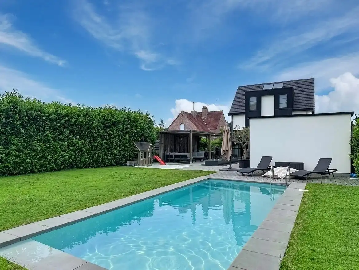 Zeer ruime villa voorzien van alle luxe met 3, mogelijk 5 slaapkamers en 2 badkamers foto 56