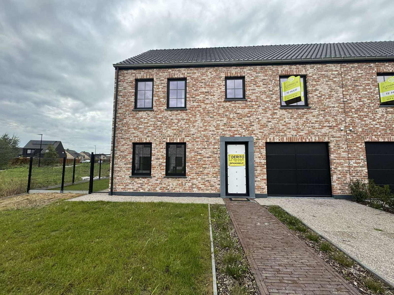 Nieuwbouw woning te huur in Ophasselt foto {{pictureIndex}}